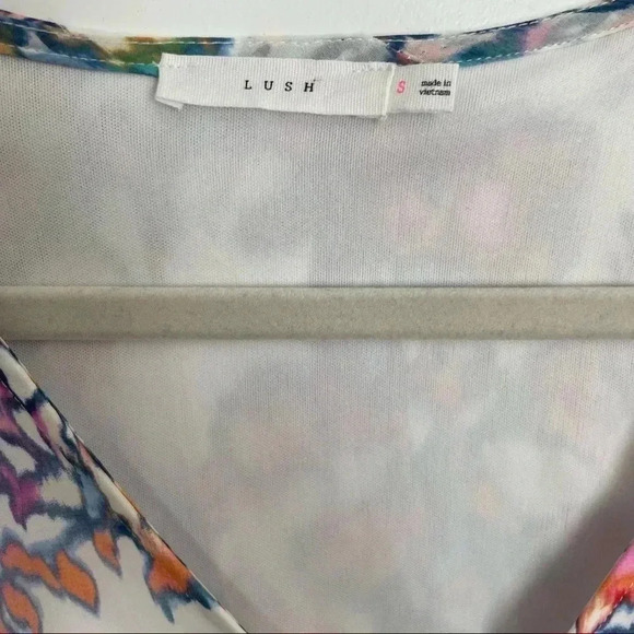 Lush Mini Dress Short Sleeve Watercolor Floral - Picture 3 of 4